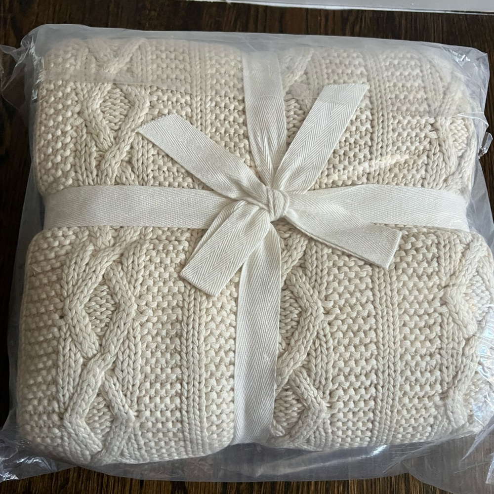 Antique White Cable Knit Cotton Throw Blanket